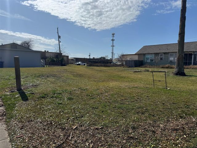 43rd Bernardo De Galvez, Galveston, TX 77550