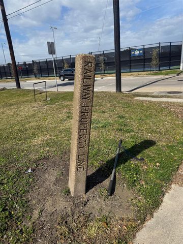 43rd Bernardo De Galvez, Galveston, TX 77550