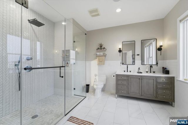 620 38th Street 205, Union City, NJ 07087