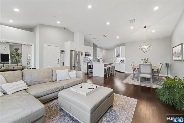 620 38th Street 205, Union City, NJ 07087