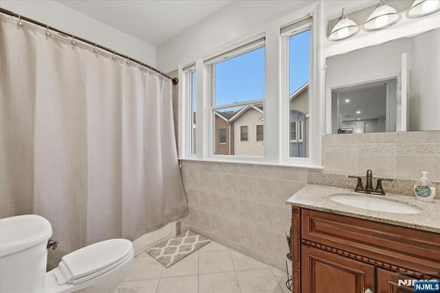 620 38th Street 205, Union City, NJ 07087