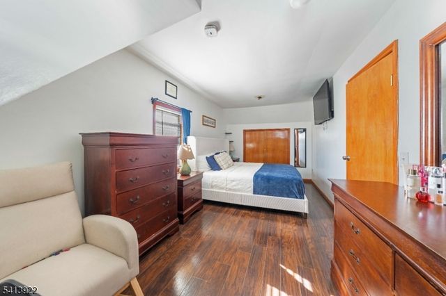 828 Allen St, Linden City, NJ 07036