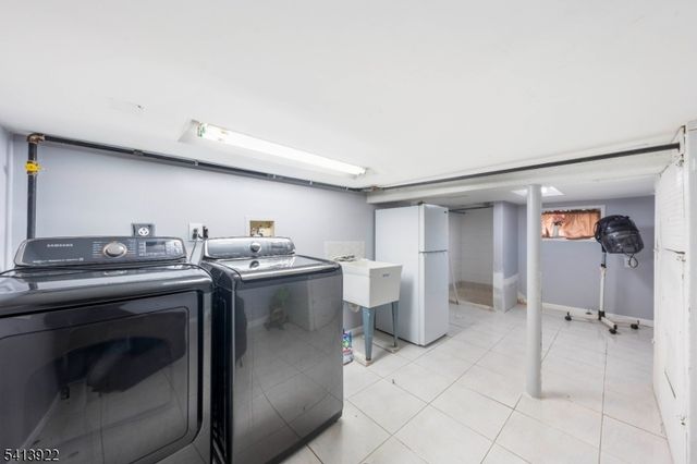 828 Allen St, Linden City, NJ 07036