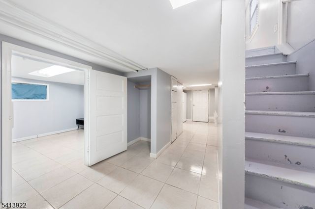 828 Allen St, Linden City, NJ 07036