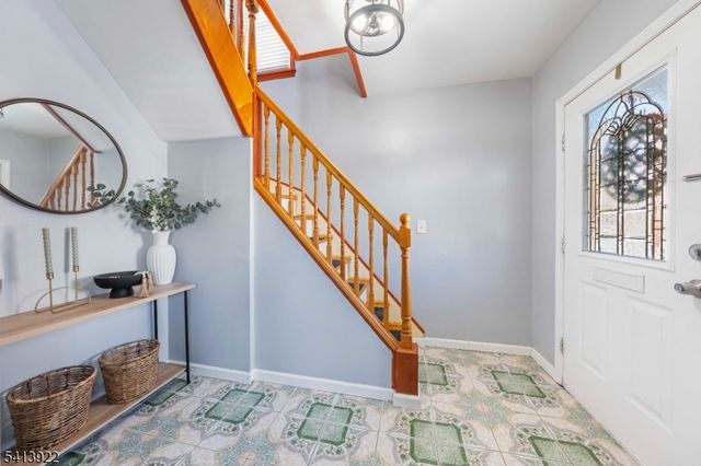 828 Allen St, Linden City, NJ 07036