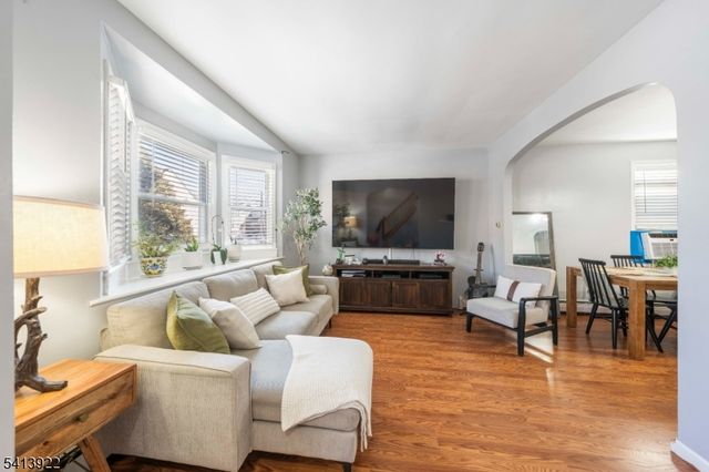 828 Allen St, Linden City, NJ 07036