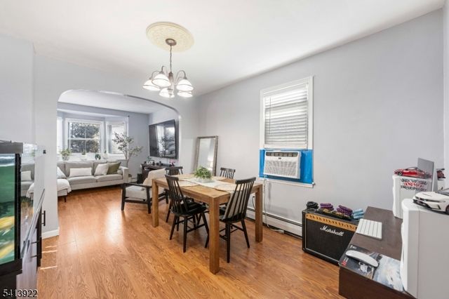 828 Allen St, Linden City, NJ 07036