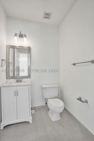 1212 W Las Olas Blvd, Fort Lauderdale, FL 33312