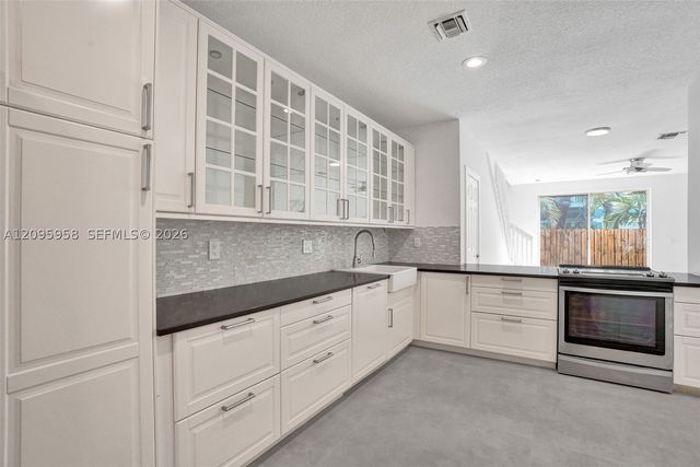 1212 W Las Olas Blvd, Fort Lauderdale, FL 33312