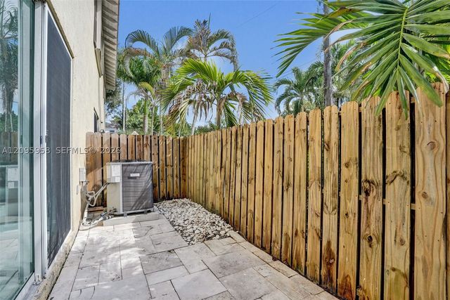 1212 W Las Olas Blvd, Fort Lauderdale, FL 33312
