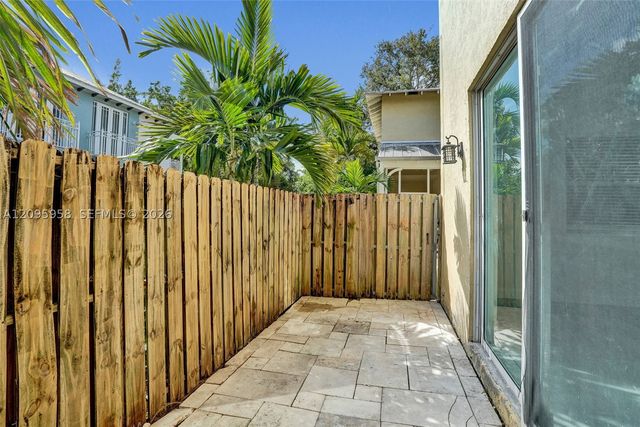 1212 W Las Olas Blvd, Fort Lauderdale, FL 33312
