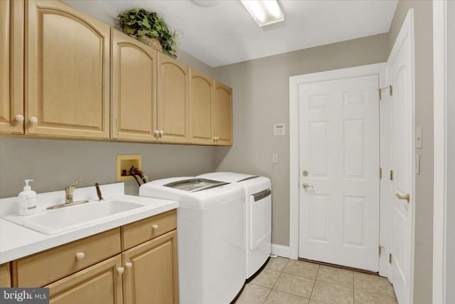 935 GRANDON WAY, Mechanicsburg, PA 17050