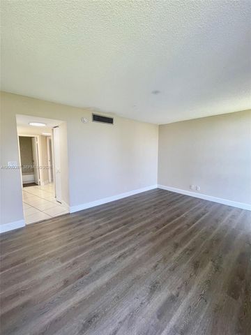 20400 W Country Club Drive 608, Aventura, FL 33180