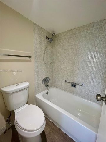 20400 W Country Club Drive 608, Aventura, FL 33180
