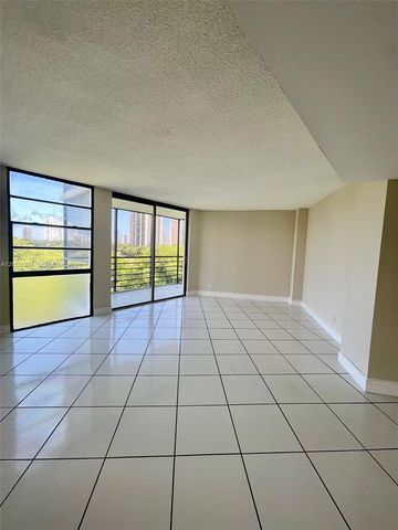 20400 W Country Club Drive 608, Aventura, FL 33180