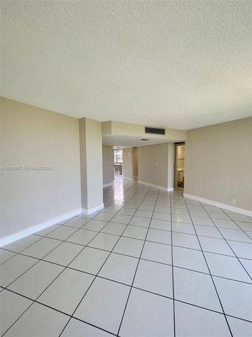 20400 W Country Club Drive 608, Aventura, FL 33180