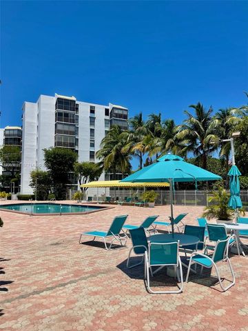 20400 W Country Club Drive 608, Aventura, FL 33180