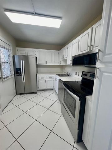 20400 W Country Club Drive 608, Aventura, FL 33180