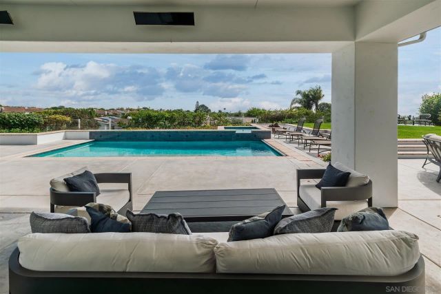 2023 Via Ladeta, La Jolla, CA 92037