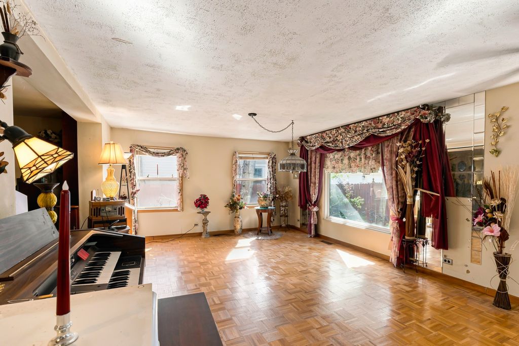 4852 N Mulligan Avenue, Chicago, IL 60630 — photo 4