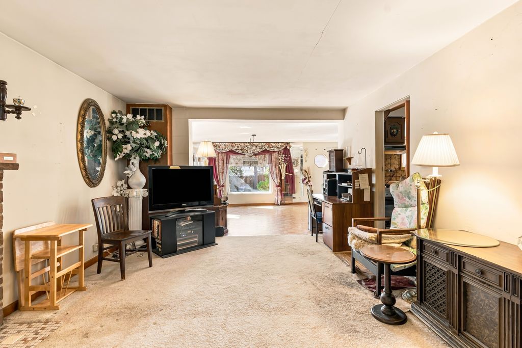 4852 N Mulligan Avenue, Chicago, IL 60630 — photo 5