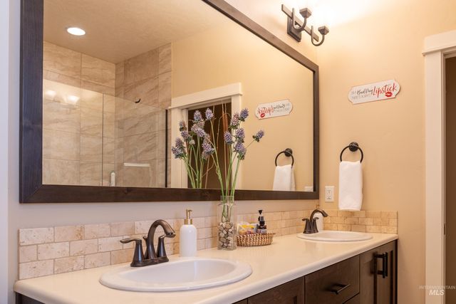 2174 E Deerhill Dr., Meridian, ID 83642