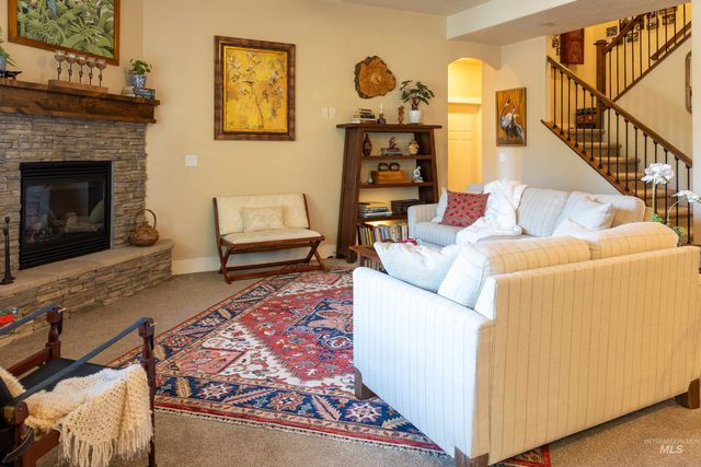 2174 E Deerhill Dr., Meridian, ID 83642