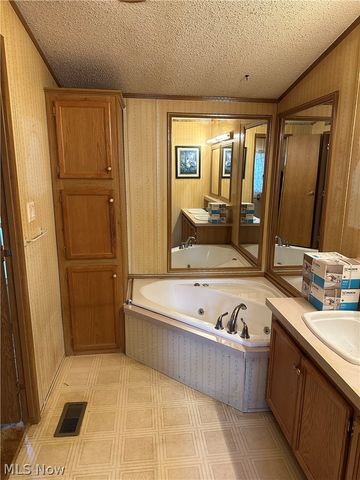 2655 Stoneyridge Drive, Madison, OH 44057