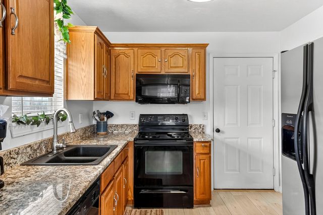 1366 South 20th Ave, Ozark, MO 65721