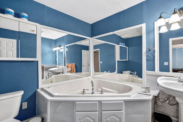 1366 South 20th Ave, Ozark, MO 65721