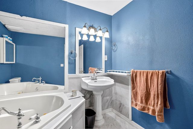 1366 South 20th Ave, Ozark, MO 65721