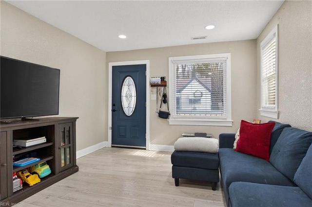 2210 Pearl ST, Portsmouth, VA 23704