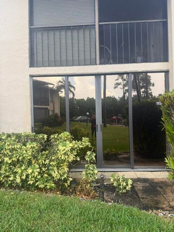 445 PINE GLEN Lane A-1, Greenacres, FL 33463