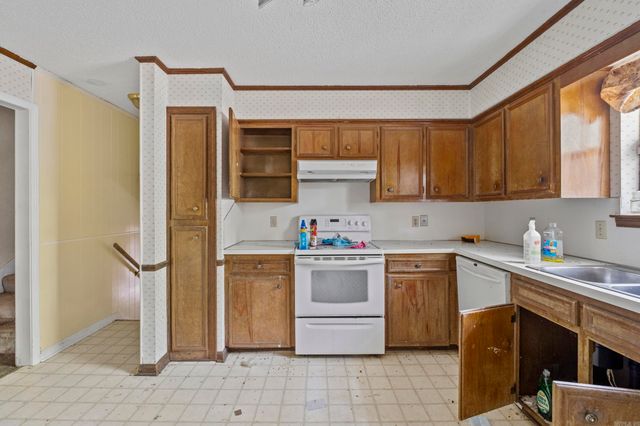 1417 Stonehenge Place, Little Rock, AR 72212