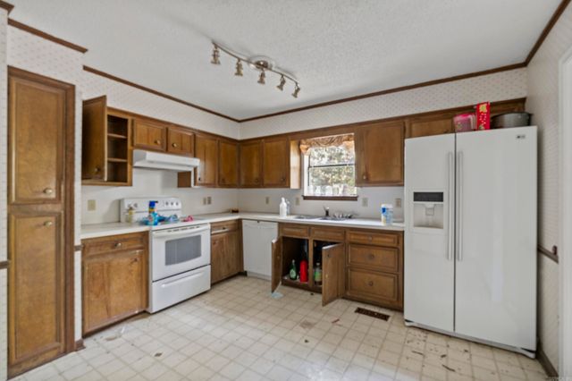 1417 Stonehenge Place, Little Rock, AR 72212
