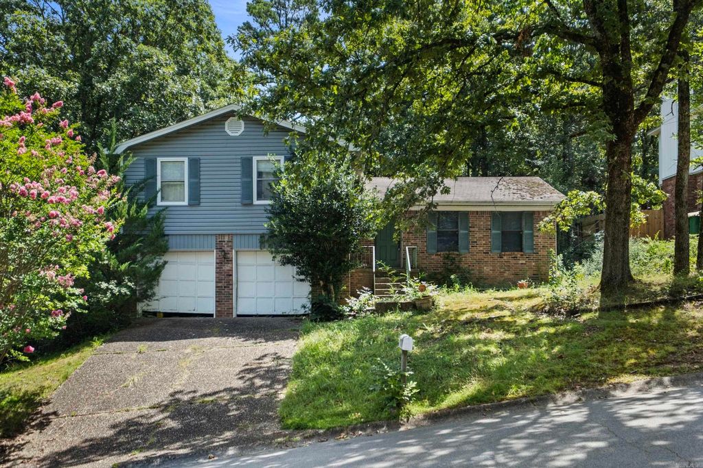 1417 Stonehenge Place, Little Rock, AR 72212
