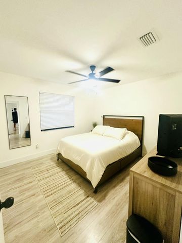 8715 SOL Terrace, West Palm Beach, FL 33403