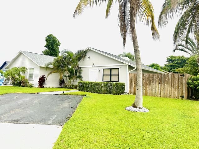 8715 SOL Terrace, West Palm Beach, FL 33403