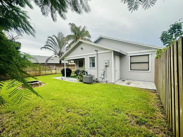 8715 SOL Terrace, West Palm Beach, FL 33403