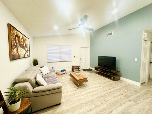 8715 SOL Terrace, West Palm Beach, FL 33403