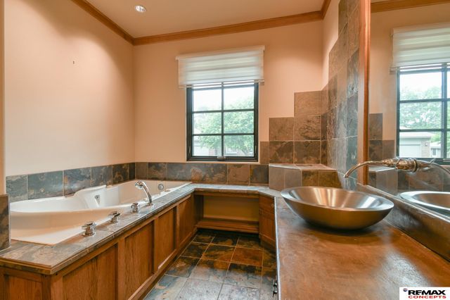 4845 Old Creek Road, Lincoln, NE 68516