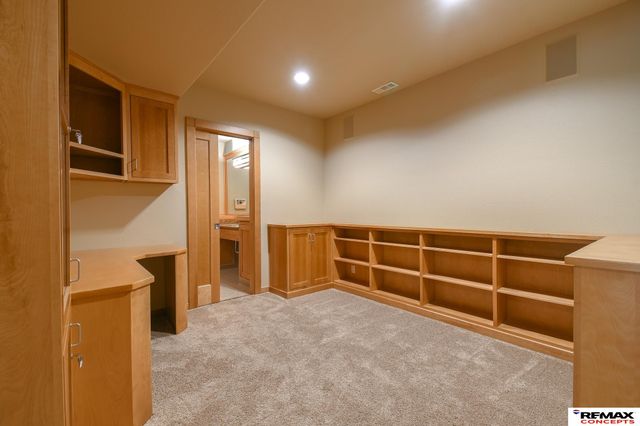 4845 Old Creek Road, Lincoln, NE 68516