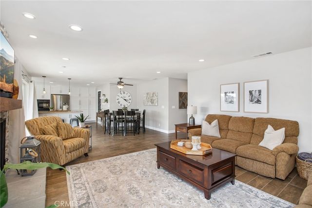 30249 Spray Drive, Canyon Lake, CA 92587