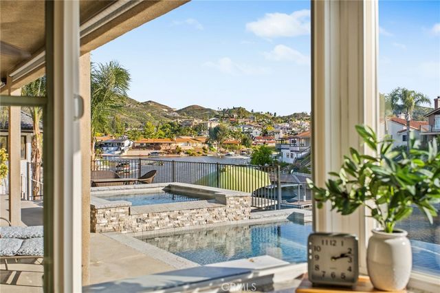 30249 Spray Drive, Canyon Lake, CA 92587