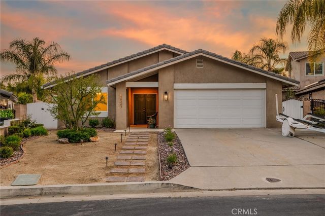 30249 Spray Drive, Canyon Lake, CA 92587