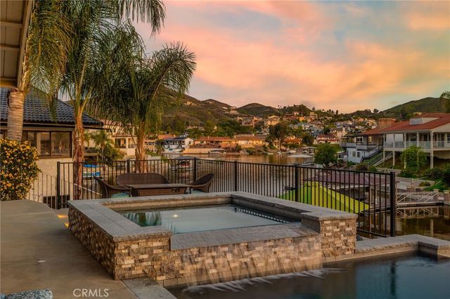 30249 Spray Drive, Canyon Lake, CA 92587