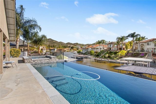 30249 Spray Drive, Canyon Lake, CA 92587