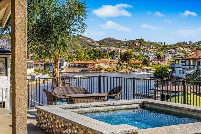 30249 Spray Drive, Canyon Lake, CA 92587