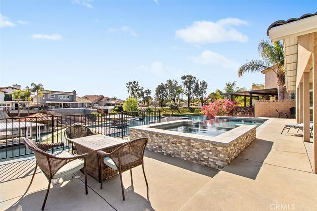 30249 Spray Drive, Canyon Lake, CA 92587