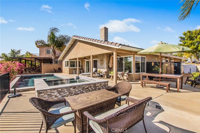 30249 Spray Drive, Canyon Lake, CA 92587